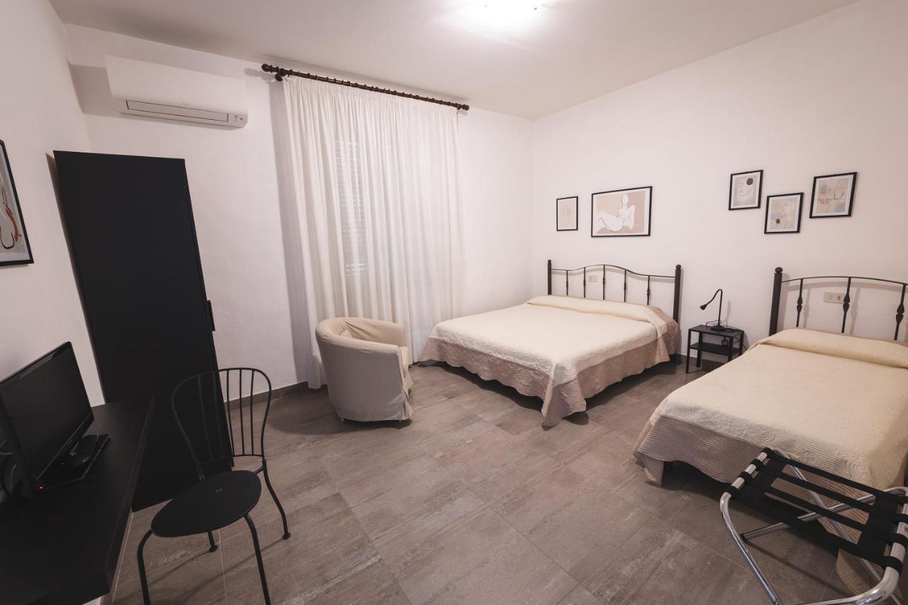 Albergo Ristorante Locanda Roma Donoratico Esterno foto