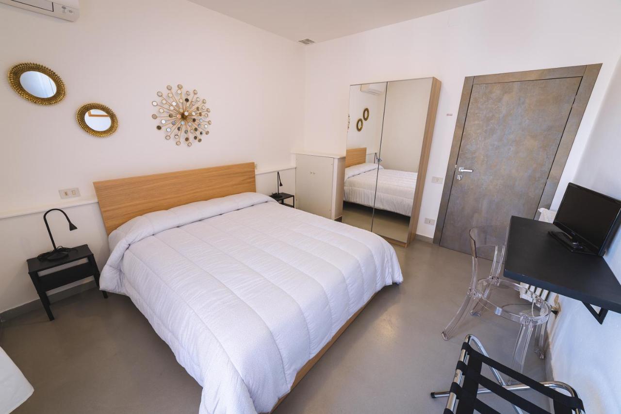 Albergo Ristorante Locanda Roma Donoratico Esterno foto