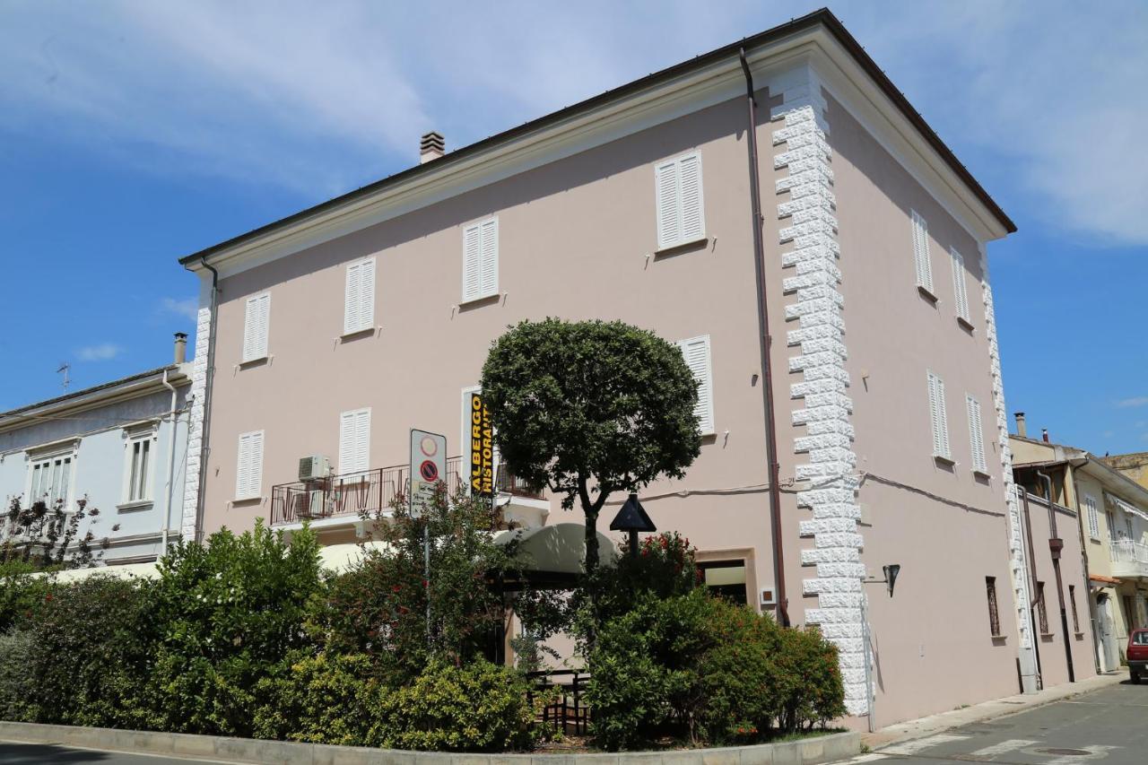 Albergo Ristorante Locanda Roma Donoratico Esterno foto
