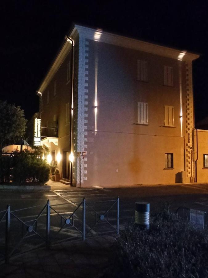 Albergo Ristorante Locanda Roma Donoratico Esterno foto